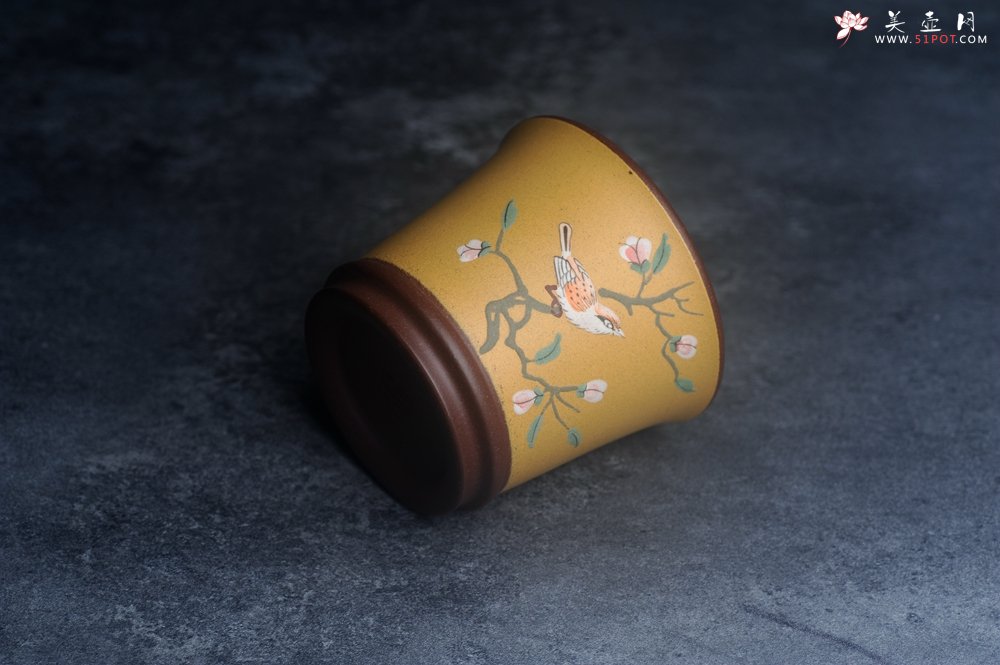 紫砂壶图片：美美杯特惠 精致花鸟紫砂杯 紫泥粉黄金段泥主人杯 茶杯 特文气 - 宜兴紫砂壶网