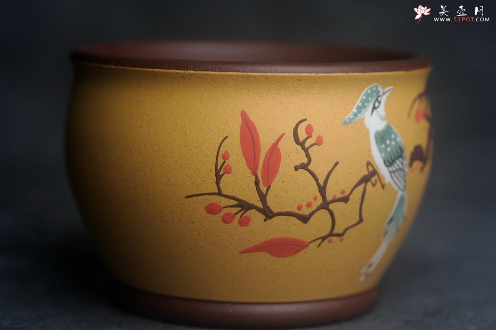 紫砂壶图片：美美杯特惠 精致花鸟紫砂杯 紫泥粉黄金段泥主人杯 茶杯 特文气 - 宜兴紫砂壶网