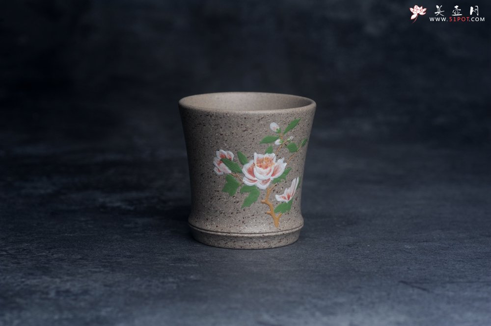 紫砂壶图片：美美杯特惠 精致雪花段泥白玉兰主人杯 - 宜兴紫砂壶网