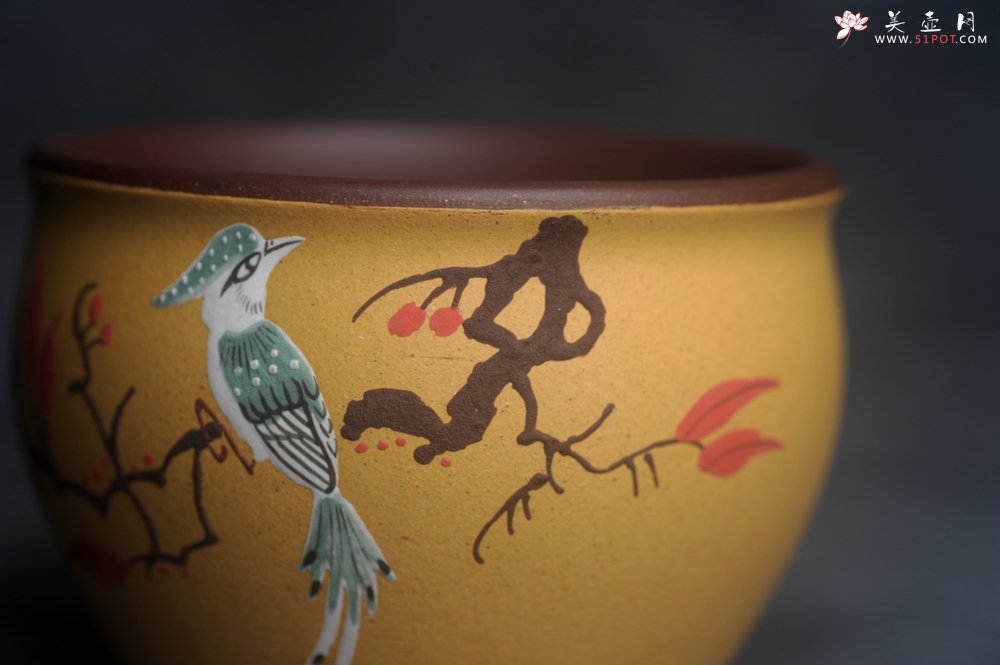 紫砂壶图片：美美杯特惠 精致花鸟紫砂杯 紫泥粉黄金段泥主人杯 茶杯 特文气 - 宜兴紫砂壶网