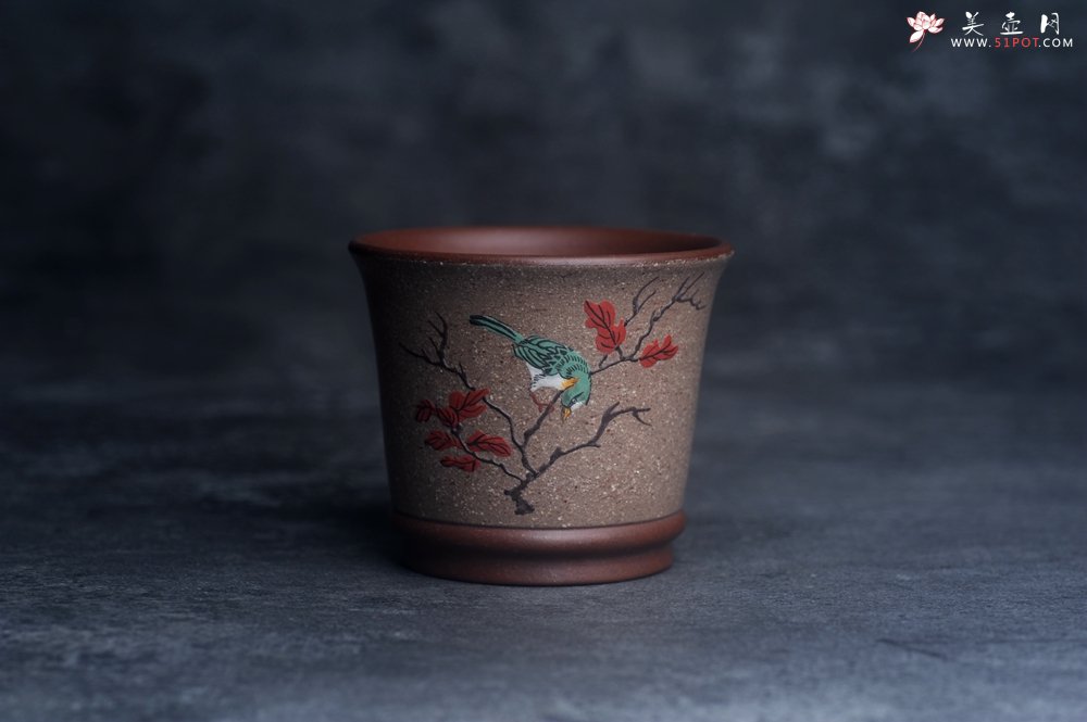 紫砂壶图片：美美杯特惠 精致花鸟紫泥粉黄金段泥主人杯 特文气 - 宜兴紫砂壶网