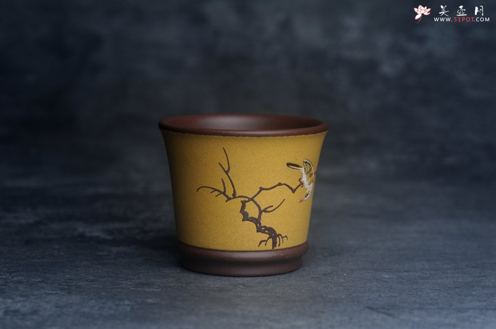 紫砂壶图片：美美杯特惠 精致枯枝鸟紫泥粉黄金段泥主人杯 特文气 - 宜兴紫砂壶网