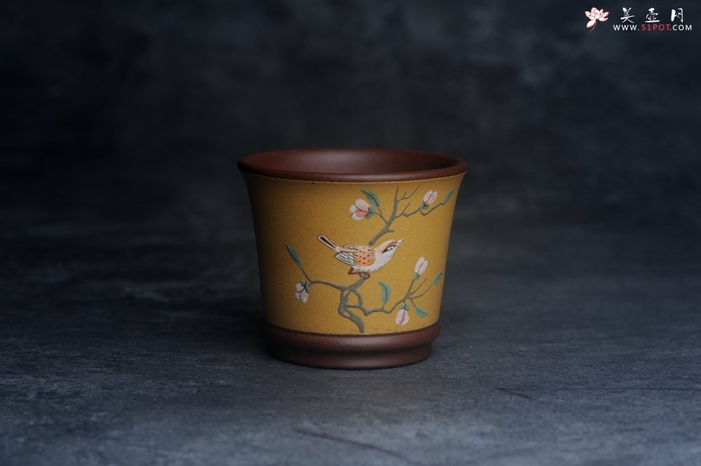 紫砂壶图片：美美杯特惠 精致花鸟紫砂杯 紫泥粉黄金段泥主人杯 茶杯 特文气 - 宜兴紫砂壶网