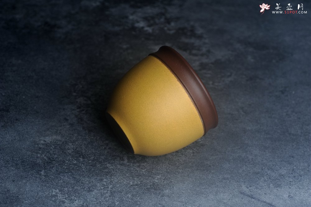 紫砂壶图片：美美杯特惠 精致花鸟紫砂杯 紫泥粉黄金段泥主人杯 茶杯 特文气 - 宜兴紫砂壶网