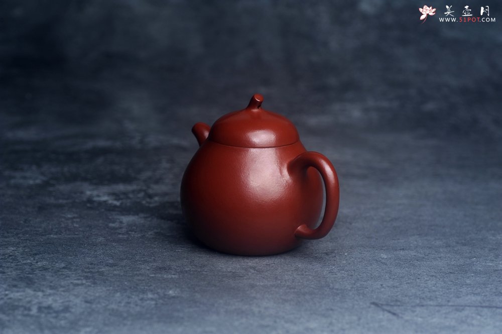 紫砂壶图片：美壶特惠 油润大红袍朱泥茄瓜壶 特文气 - 宜兴紫砂壶网