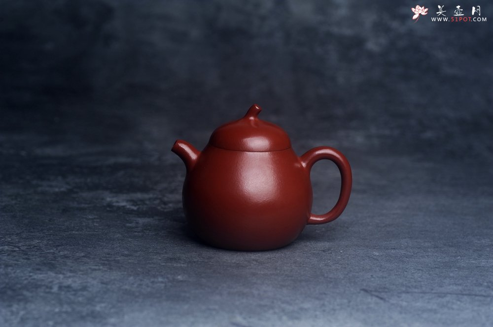 紫砂壶图片：美壶特惠 油润大红袍朱泥茄瓜壶 特文气 - 宜兴紫砂壶网