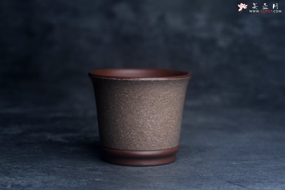 紫砂壶图片：美美杯特惠 精致花鸟紫泥粉黄金段泥主人杯 特文气 - 宜兴紫砂壶网