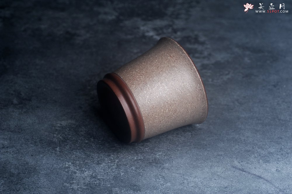 紫砂壶图片：美美杯特惠 精致花鸟紫泥粉黄金段泥主人杯 特文气 - 宜兴紫砂壶网