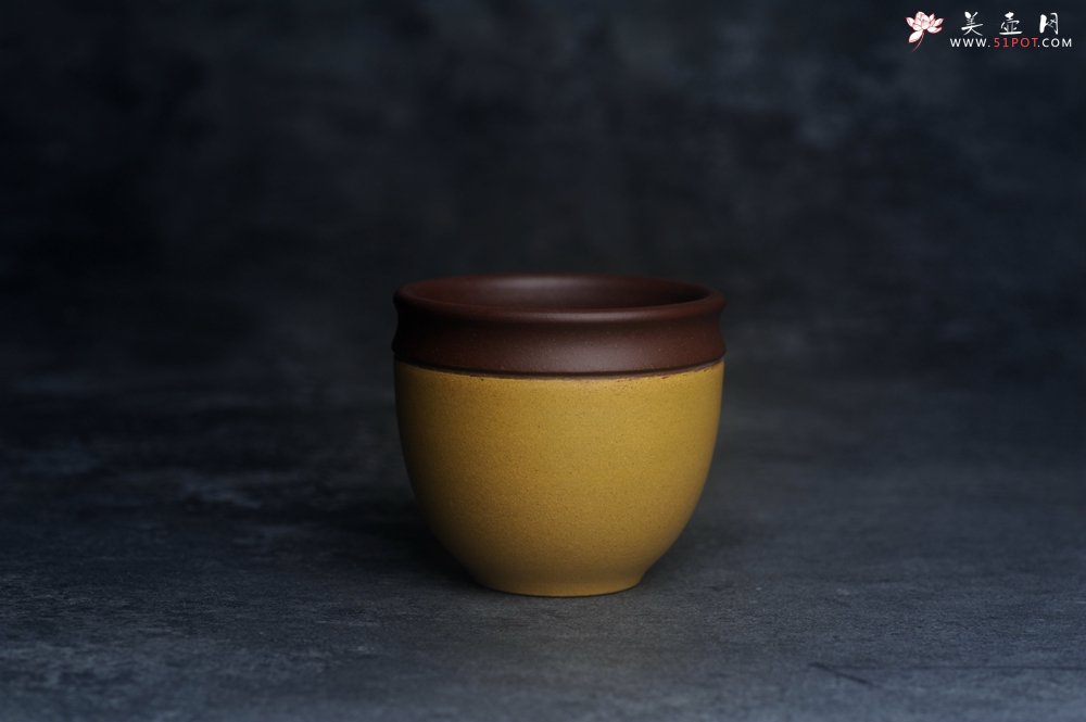 紫砂壶图片：美美杯特惠 精致花鸟紫砂杯 紫泥粉黄金段泥主人杯 茶杯 特文气 - 宜兴紫砂壶网