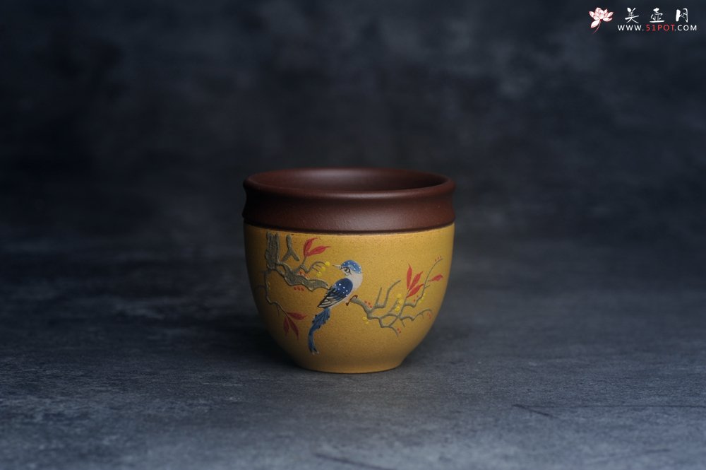 紫砂壶图片：美美杯特惠 精致花鸟紫砂杯 紫泥粉黄金段泥主人杯 茶杯 特文气 - 宜兴紫砂壶网