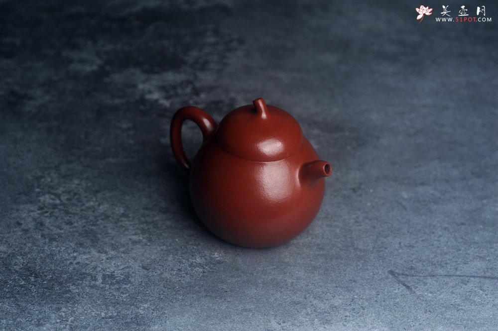 紫砂壶图片：美壶特惠 油润大红袍朱泥茄瓜壶 特文气 - 宜兴紫砂壶网
