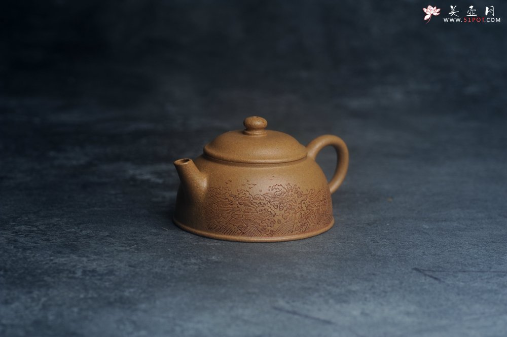 紫砂壶图片：美壶特惠 特好五彩段泥小美壶 装饰文雅 海纳百川 - 宜兴紫砂壶网