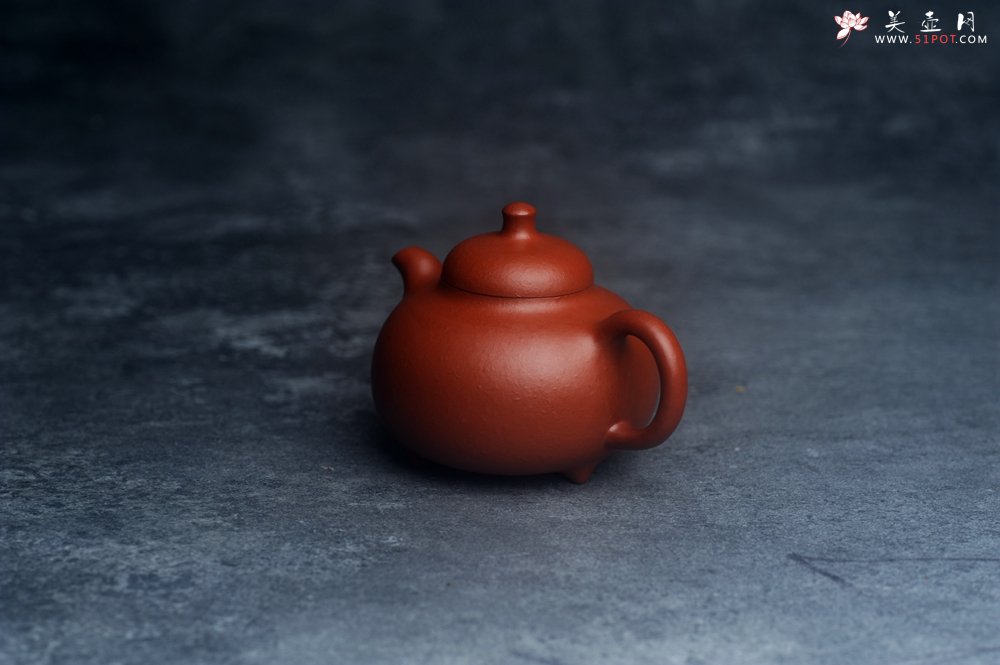 紫砂壶图片：美壶特惠 特好老朱泥三足乳鼎壶 茶人醉爱 - 宜兴紫砂壶网