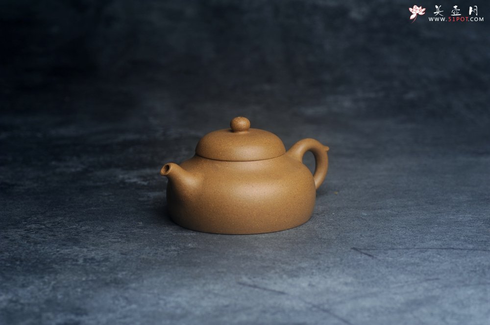 紫砂壶图片：美壶特惠 特好黄金段泥小美壶 - 宜兴紫砂壶网