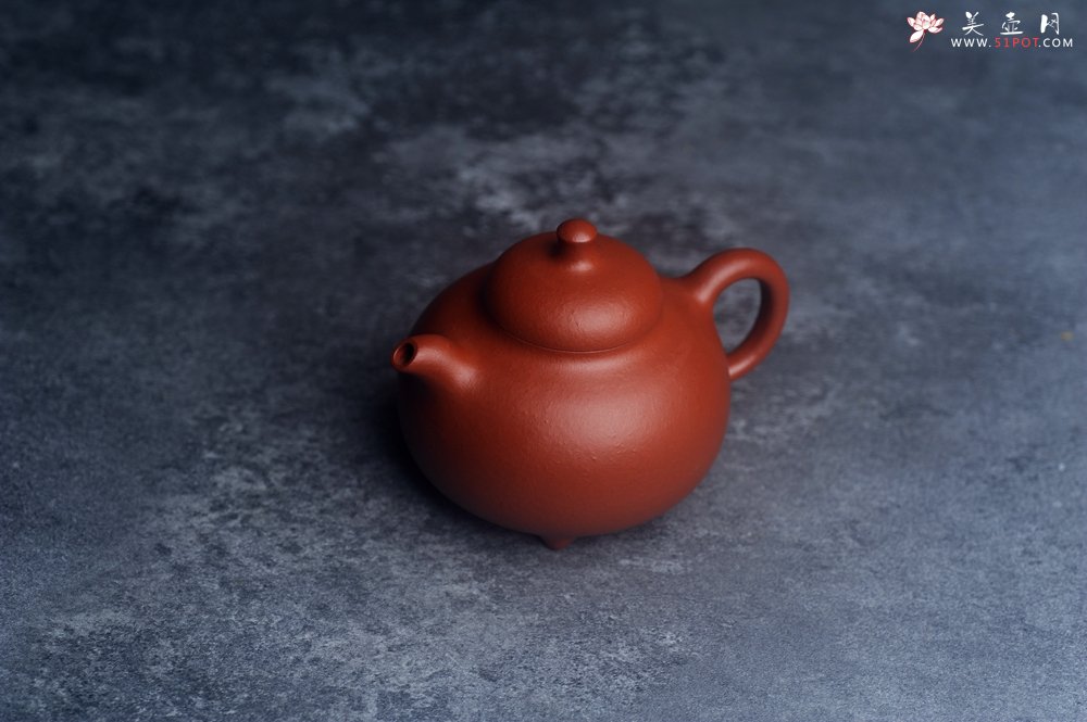 紫砂壶图片：美壶特惠 特好老朱泥三足乳鼎壶 茶人醉爱 - 宜兴紫砂壶网