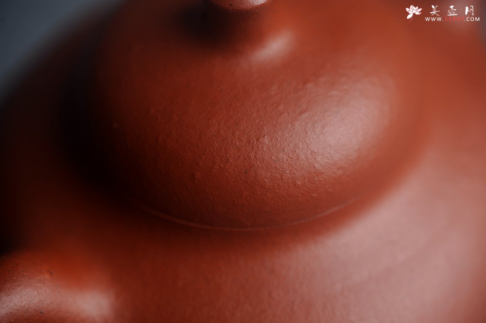 紫砂壶图片：美壶特惠 特好老朱泥三足乳鼎壶 茶人醉爱 - 宜兴紫砂壶网