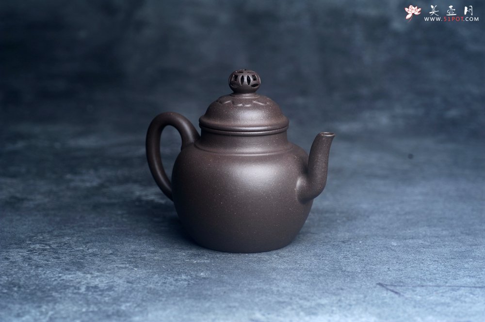 紫砂壶图片：美壶特惠 精致特好青灰泥宫灯壶 - 宜兴紫砂壶网