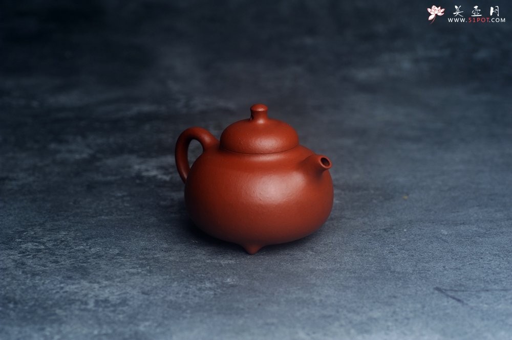 紫砂壶图片：美壶特惠 特好老朱泥三足乳鼎壶 茶人醉爱 - 宜兴紫砂壶网