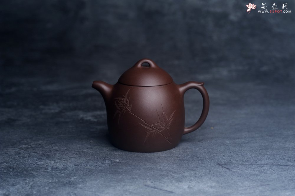 紫砂壶图片：美壶福利特惠 精致特好老紫泥秦权壶 刻竹子 特文气 - 宜兴紫砂壶网