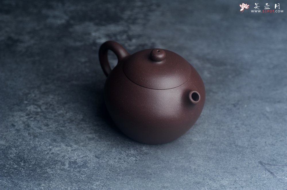 紫砂壶图片：美壶特惠 优质紫泥河豚西施壶 球孔出水 - 宜兴紫砂壶网