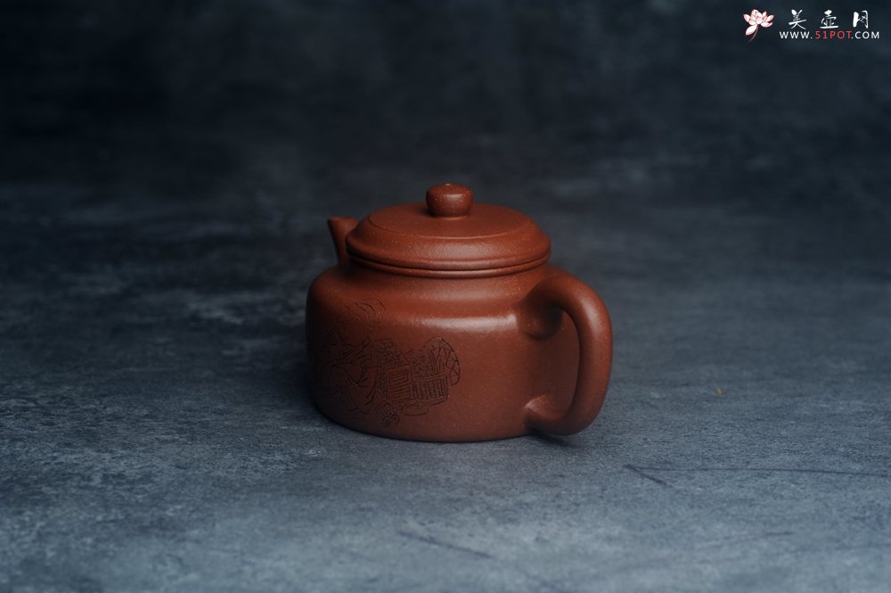 紫砂壶图片：美壶特惠 精致特好降坡泥德中壶 装饰人物特文气 - 宜兴紫砂壶网