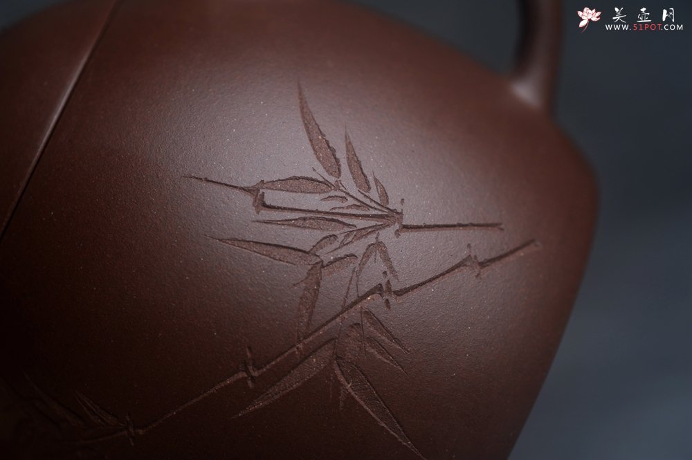 紫砂壶图片：美壶福利特惠 精致特好老紫泥秦权壶 刻竹子 特文气 - 宜兴紫砂壶网