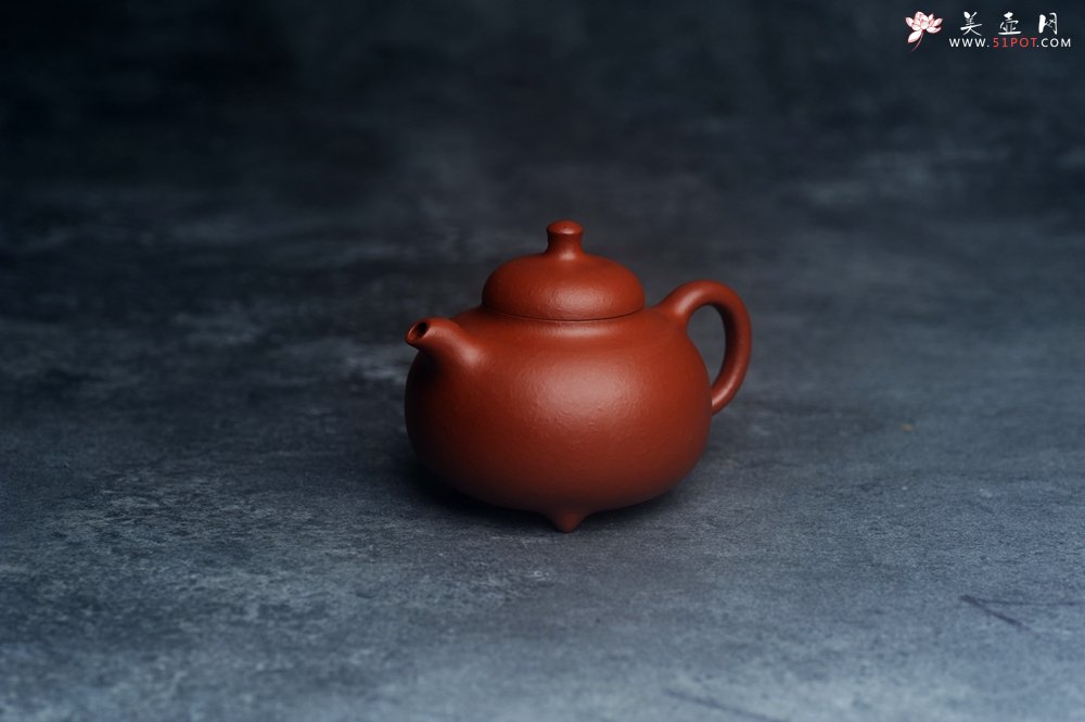 紫砂壶图片：美壶特惠 特好老朱泥三足乳鼎壶 茶人醉爱 - 宜兴紫砂壶网