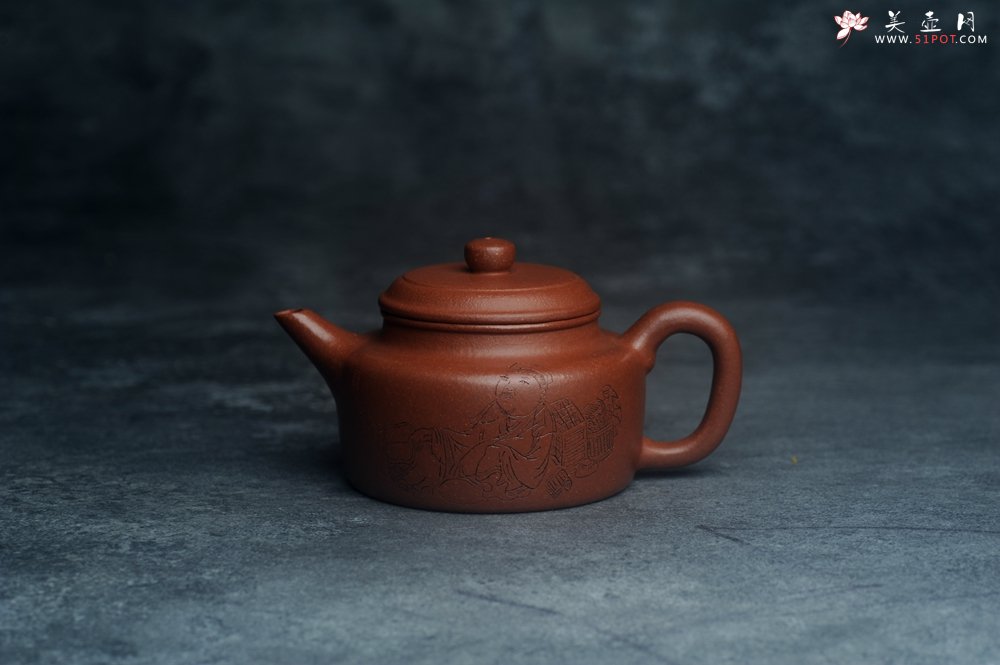 紫砂壶图片：美壶特惠 精致特好降坡泥德中壶 装饰人物特文气 - 宜兴紫砂壶网