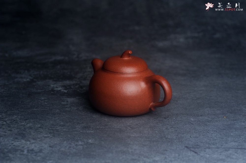 紫砂壶图片：美壶特惠 特好降坡泥茄瓜壶 茶人醉爱 - 宜兴紫砂壶网
