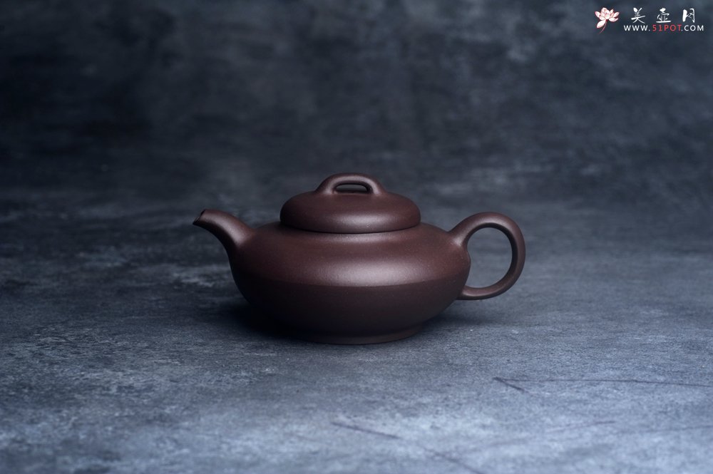 紫砂壶图片：美壶特惠 精致特好青灰泥桥钮合欢壶 茶人醉爱 - 宜兴紫砂壶网