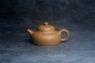 紫砂壶图片：美壶特惠 特好黄金段泥小美壶 - 宜兴紫砂壶网
