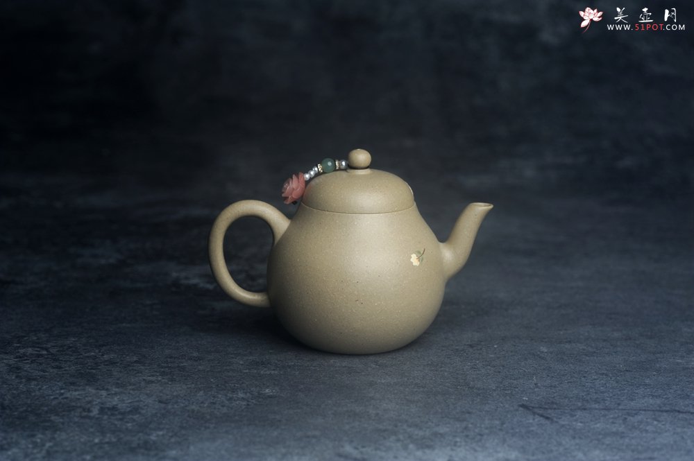 紫砂壶图片：美壶特惠优质本山绿泥泥绘玉簪花梨形 - 宜兴紫砂壶网