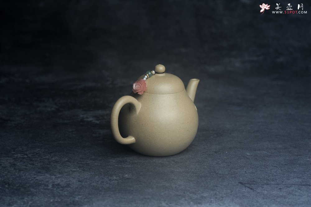 紫砂壶图片：美壶特惠优质本山绿泥泥绘玉簪花梨形 - 宜兴紫砂壶网