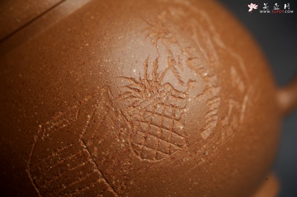 紫砂壶图片：美壶特惠 精致特好黄降坡泥高宫灯壶 装饰特文气 - 宜兴紫砂壶网