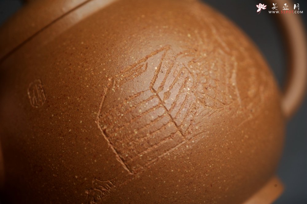 紫砂壶图片：美壶特惠 精致特好黄降坡泥高宫灯壶 装饰特文气 - 宜兴紫砂壶网