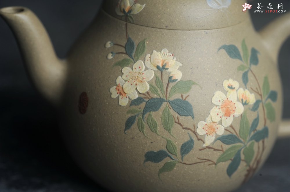 紫砂壶图片：美壶特惠优质本山绿泥泥绘玉簪花梨形 - 宜兴紫砂壶网