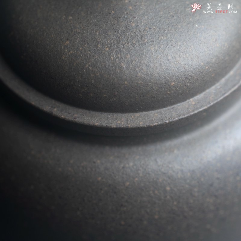 紫砂壶图片：美壶特惠 特好青灰段泥高士紫砂壶 茶人醉爱 - 宜兴紫砂壶网