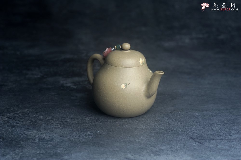 紫砂壶图片：美壶特惠优质本山绿泥泥绘玉簪花梨形 - 宜兴紫砂壶网