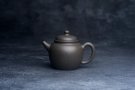紫砂壶图片：美壶特惠 特好青灰段泥高士紫砂壶 茶人醉爱 - 宜兴紫砂壶网