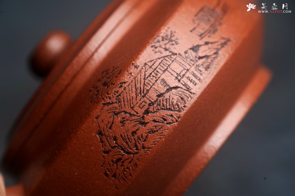 紫砂壶图片：美壶特惠 精致特好降坡泥周盘壶 装饰山水 特文气 - 宜兴紫砂壶网