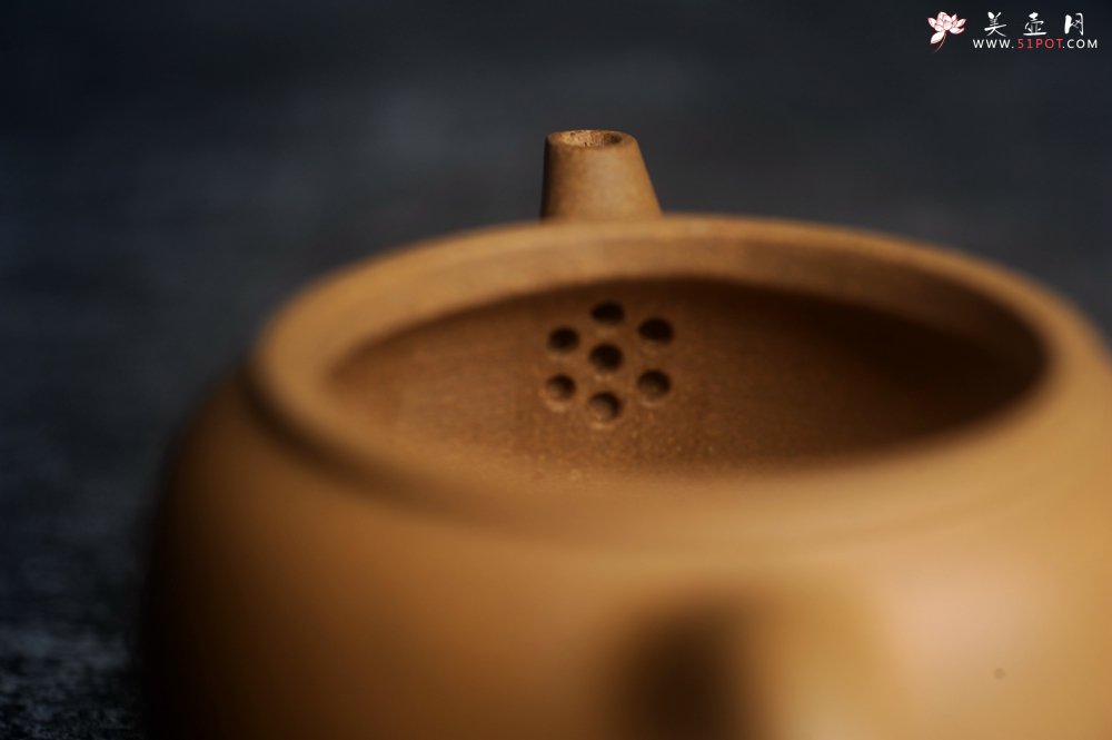 紫砂壶图片：美壶特惠 特好桃花段泥高灯壶 茶人醉爱 - 宜兴紫砂壶网