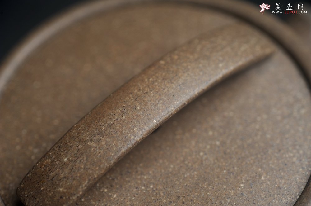 紫砂壶图片：美壶特惠 特好青段泥大炮汉瓦紫砂壶 出水爽利 - 宜兴紫砂壶网