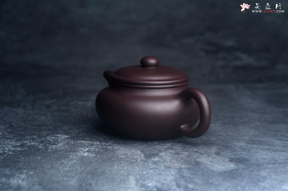 紫砂壶图片：潜力股王老师 美壶特惠 老紫泥全手工大亨仿古壶 - 宜兴紫砂壶网
