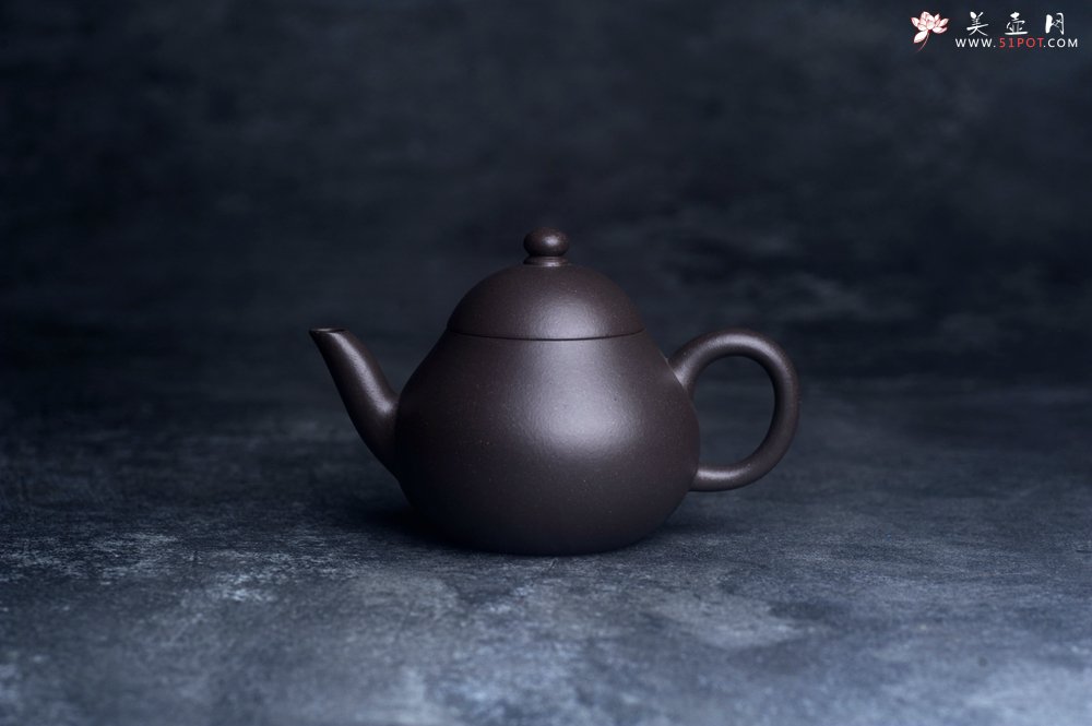 紫砂壶图片：美壶特惠 特好青灰泥明式梨形壶 - 宜兴紫砂壶网