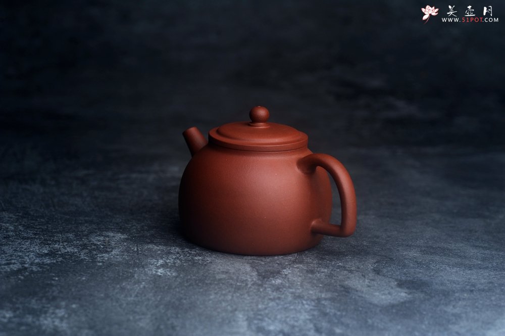 紫砂壶图片：美壶特惠 标矿级红泥小半月紫砂壶 茶人醉爱 - 宜兴紫砂壶网