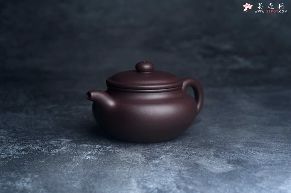 紫砂壶图片：潜力股王老师 美壶特惠 老紫泥全手工大亨仿古壶 - 宜兴紫砂壶网