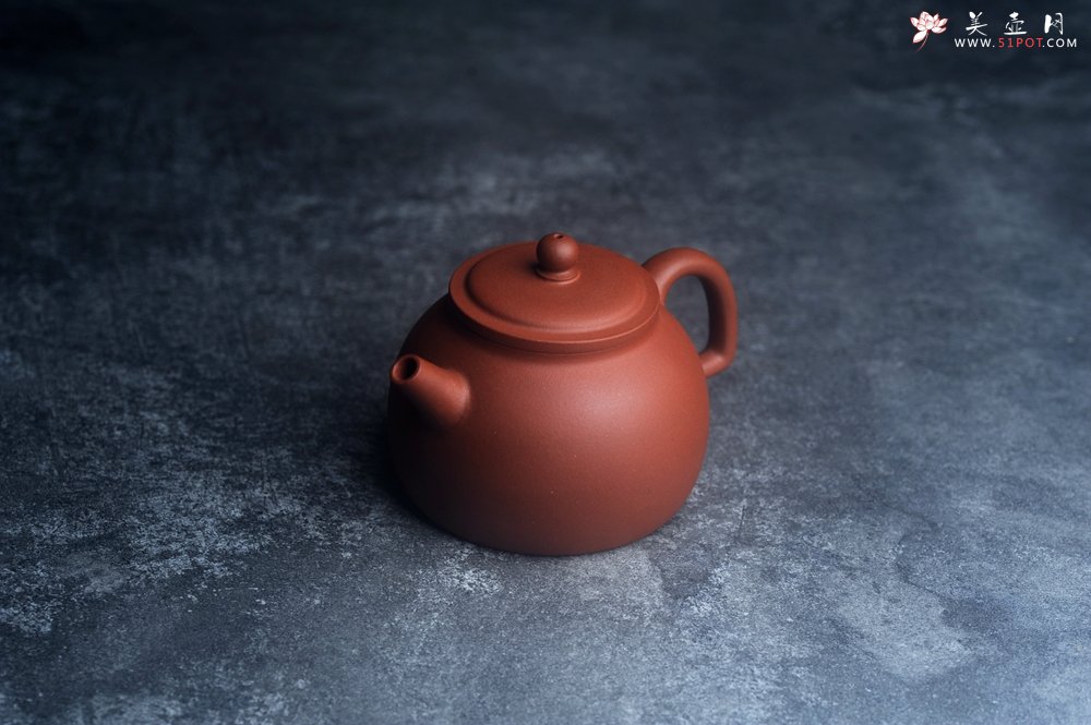 紫砂壶图片：美壶特惠 标矿级红泥小半月紫砂壶 茶人醉爱 - 宜兴紫砂壶网