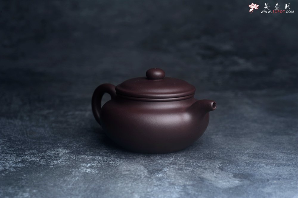紫砂壶图片：潜力股王老师 美壶特惠 老紫泥全手工大亨仿古壶 - 宜兴紫砂壶网
