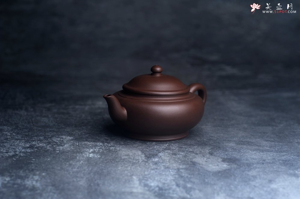 紫砂壶图片：美壶特惠 特好老紫泥玉扁紫砂壶 茶人醉爱 - 宜兴紫砂壶网