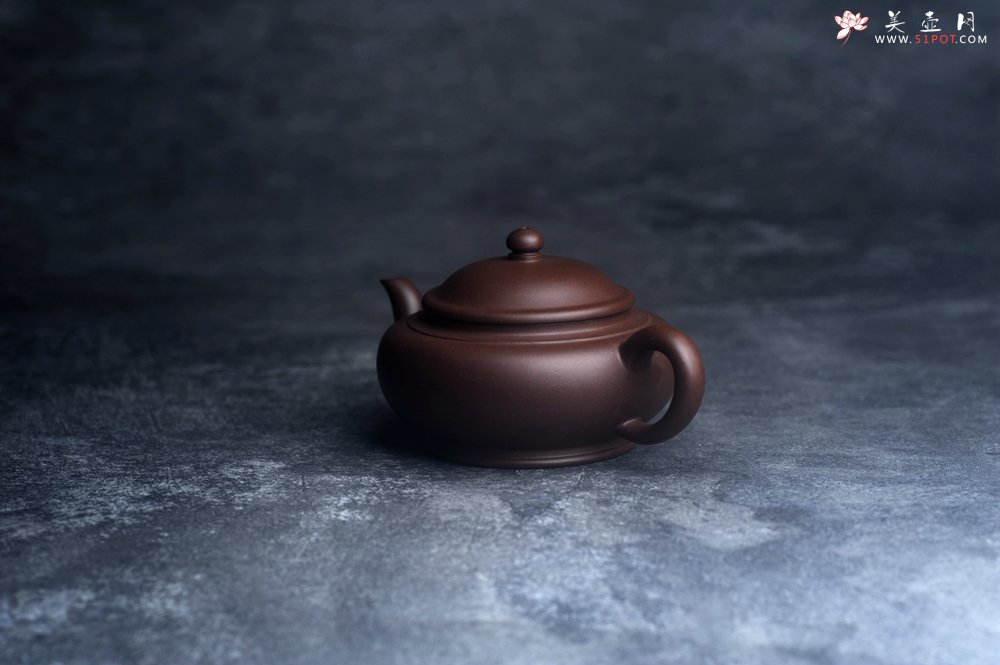 紫砂壶图片：美壶特惠 特好老紫泥玉扁紫砂壶 茶人醉爱 - 宜兴紫砂壶网